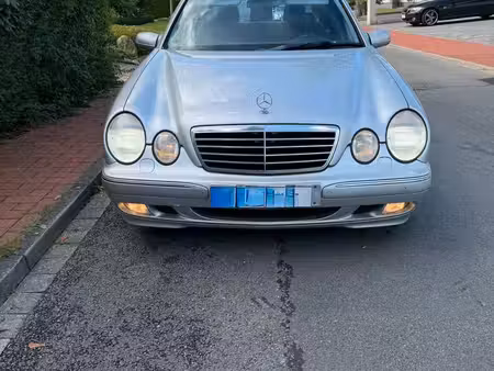 Mercedes-Benz Classe E E 240 V6 2.6 170