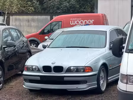 BMW Série 5 528i 2.8 193
