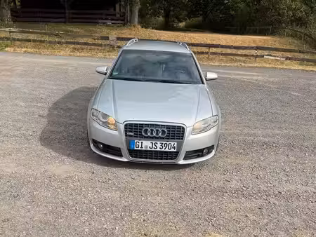 Audi A4 V6 3.0 TDI 233 S line quattro