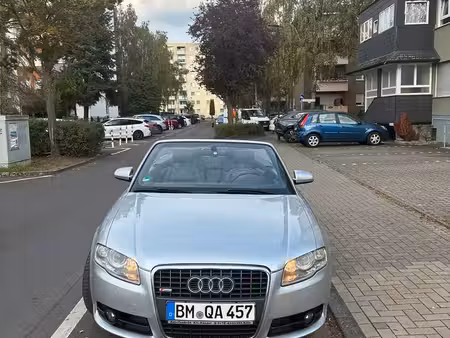 Audi A4 2.0 TFSI 200 S line