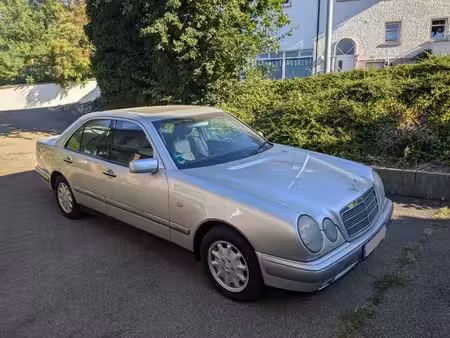 Mercedes-Benz Classe E E 230 2.3