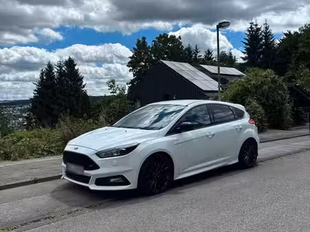 Ford Focus ST 2.0 250