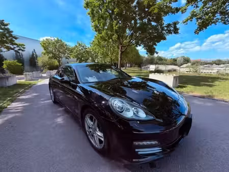Porsche Panamera 4