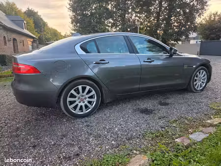 Jaguar XE D180 2.0 180