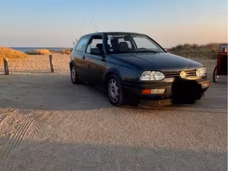 Volkswagen Golf GTI 2.0 115