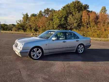 Mercedes-Benz Classe E E 290