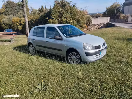 Renault Clio 1.2 75
