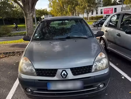 Renault Clio 75