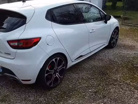Renault Clio RS Trophy 1.6 T 220