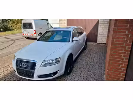 Audi A6 V6 3.2 FSI 255
