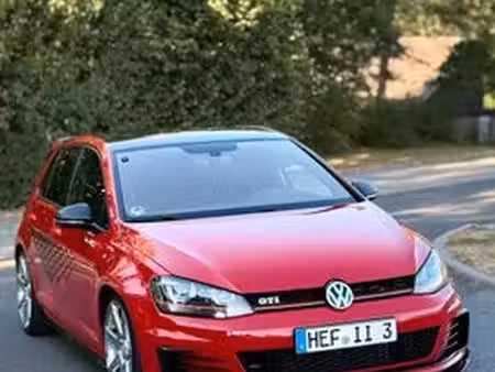 Volkswagen Golf GTI 2.0 TSI 220