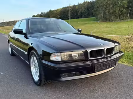 BMW Série 7 728i 2.8 193