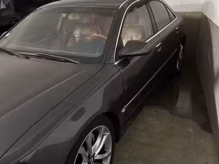 Audi A8 V8 4.2 TDI 326 quattro