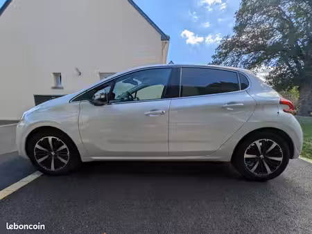 Peugeot 208 1.6 THP 208