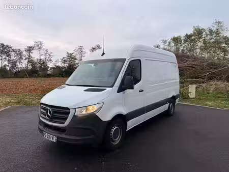 Mercedes-Benz Sprinter 143