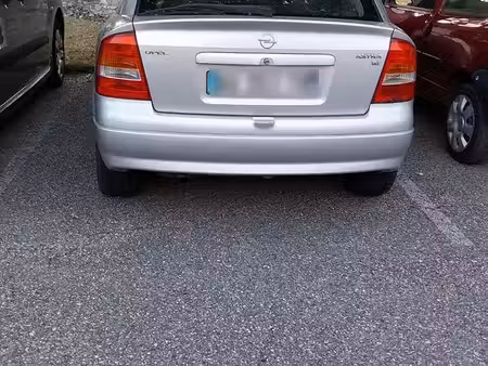 Opel Astra 100