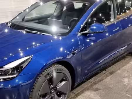Tesla Model 3 275