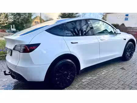 Tesla Model Y Grande Autonomie 275