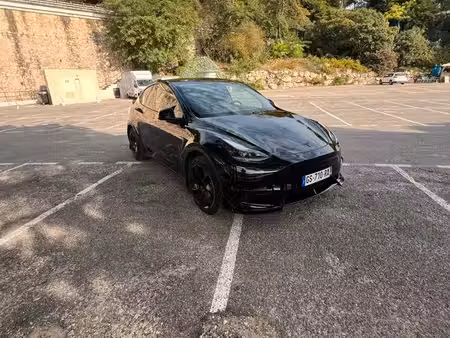 Tesla Model Y Grande Autonomie 275