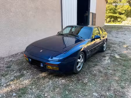 Porsche 944 