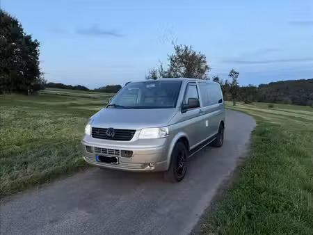 Volkswagen Transporter T5 1.9 TDI 105