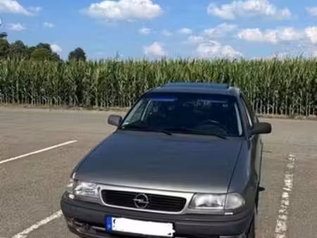 Opel Astra 1.6 100