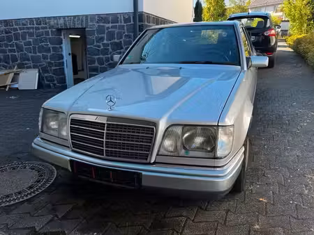 Mercedes-Benz Classe E E 200 136