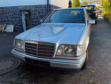 Mercedes-Benz Classe E E 200 136