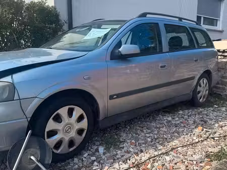 Opel Astra 100