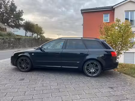 Audi A4 V6 3.0 S line quattro