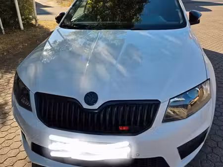 Škoda Octavia RS 2.0 TSI 220