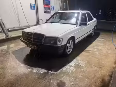 Mercedes-Benz 190 