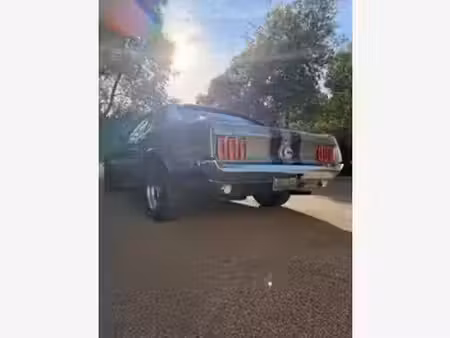 Ford Mustang V8 4.9
