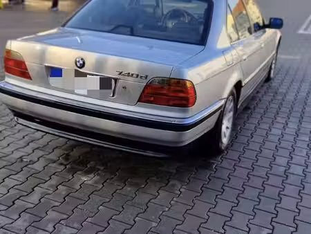 BMW Série 7 740d 4.0 245