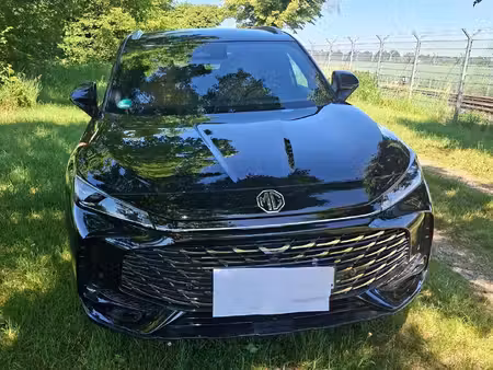 MG HS Luxury