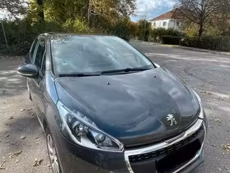 Peugeot 208 1.2 82