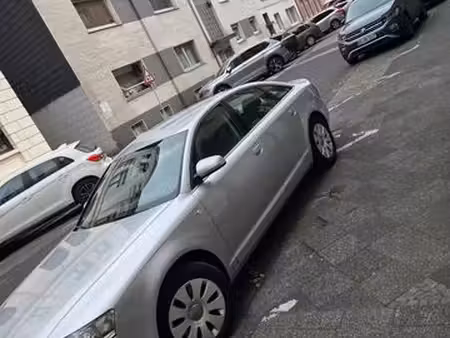 Audi A6 V6 2.4 177