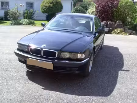 BMW Série 7 740i 4.4 286