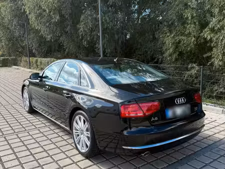 Audi A8 V6 3.0 TDI 258 quattro