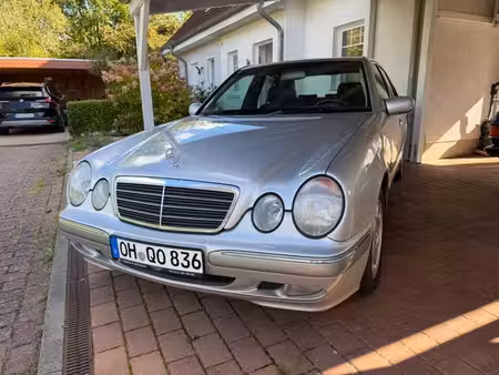 Mercedes-Benz Classe E E 220 2.1 CDI 143 Elegance