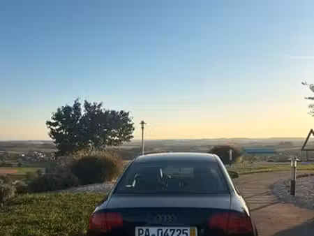 Audi A4 V6 3.2 FSI 256