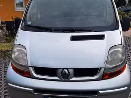 Renault Trafic 2.5 dCi 140