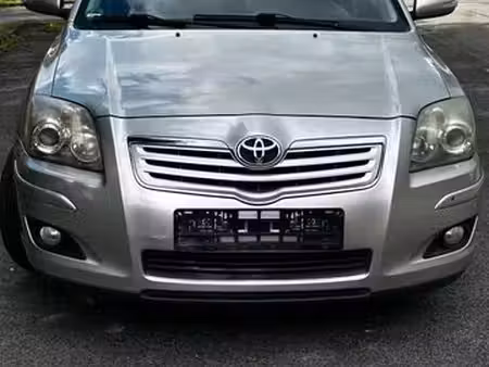 Toyota Avensis 2.0 126