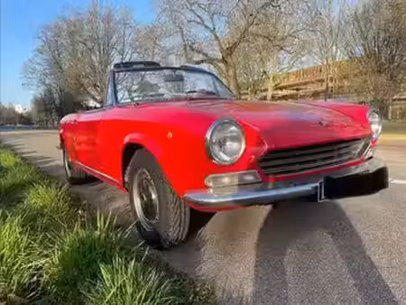 Fiat 124 Spider 