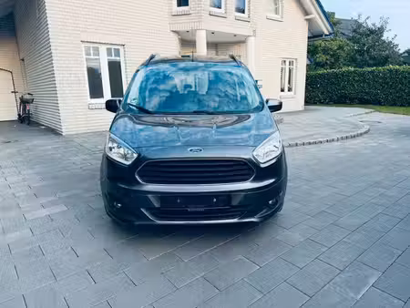 Ford Tourneo Courier 1.0 100 Titanium