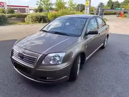Toyota Avensis 2.2 D-4D 150 Linea Sol