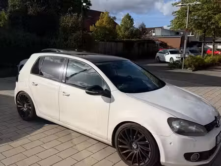 Volkswagen Golf 2.0 TDI 140