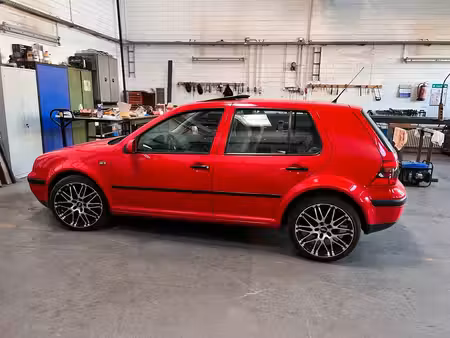 Volkswagen Golf 75