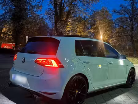 Volkswagen Golf GTI 2.0 TFSI 230 Performance