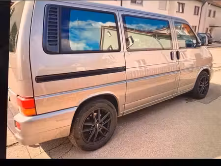 Volkswagen Transporter T4 2.5 TDI 102